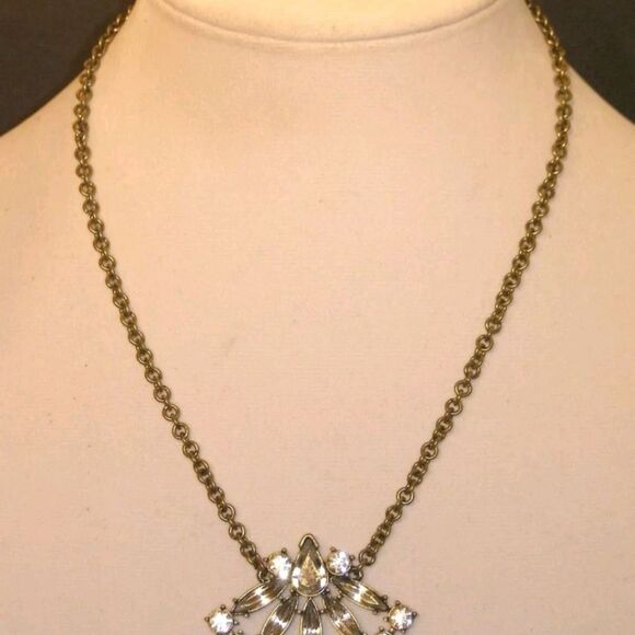 BANANA REPUBLIC TREASURE FAN NECKLACE NWT 17"+2" - Picture 4 of 4